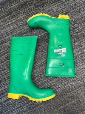 On Guard Men’s  Steel Toe Work Boots- size 9